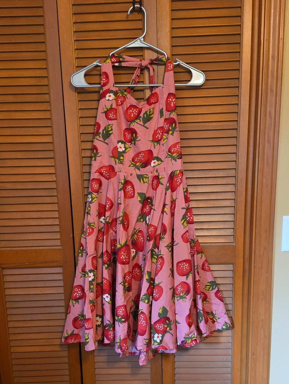 Women's Fifties Chic 50's Pink Strawberry Halter Dress